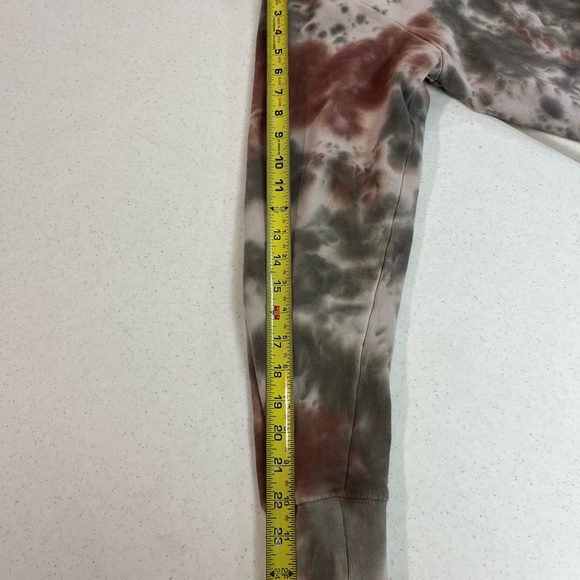 WXYZ Mfg Co Size tie-dye Skull Graphic Design hoodie - Picture 9 of 9